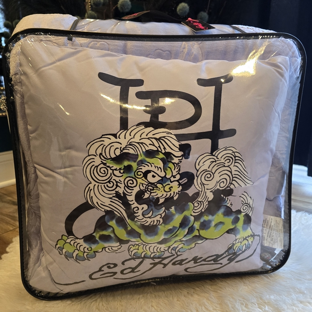 Ed Hardy 4 piece full/queen Lilac luxurious plush comforter set new - Picture 9 of 9